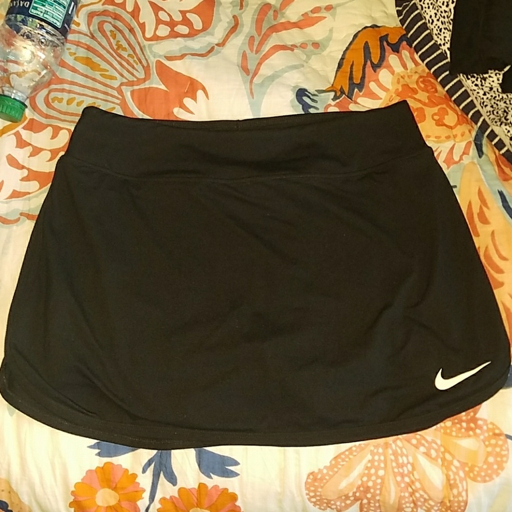 Small nike womens skort black tennis skirt